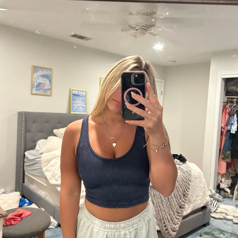 Black Sleeveless Fitted Crop Tank Top